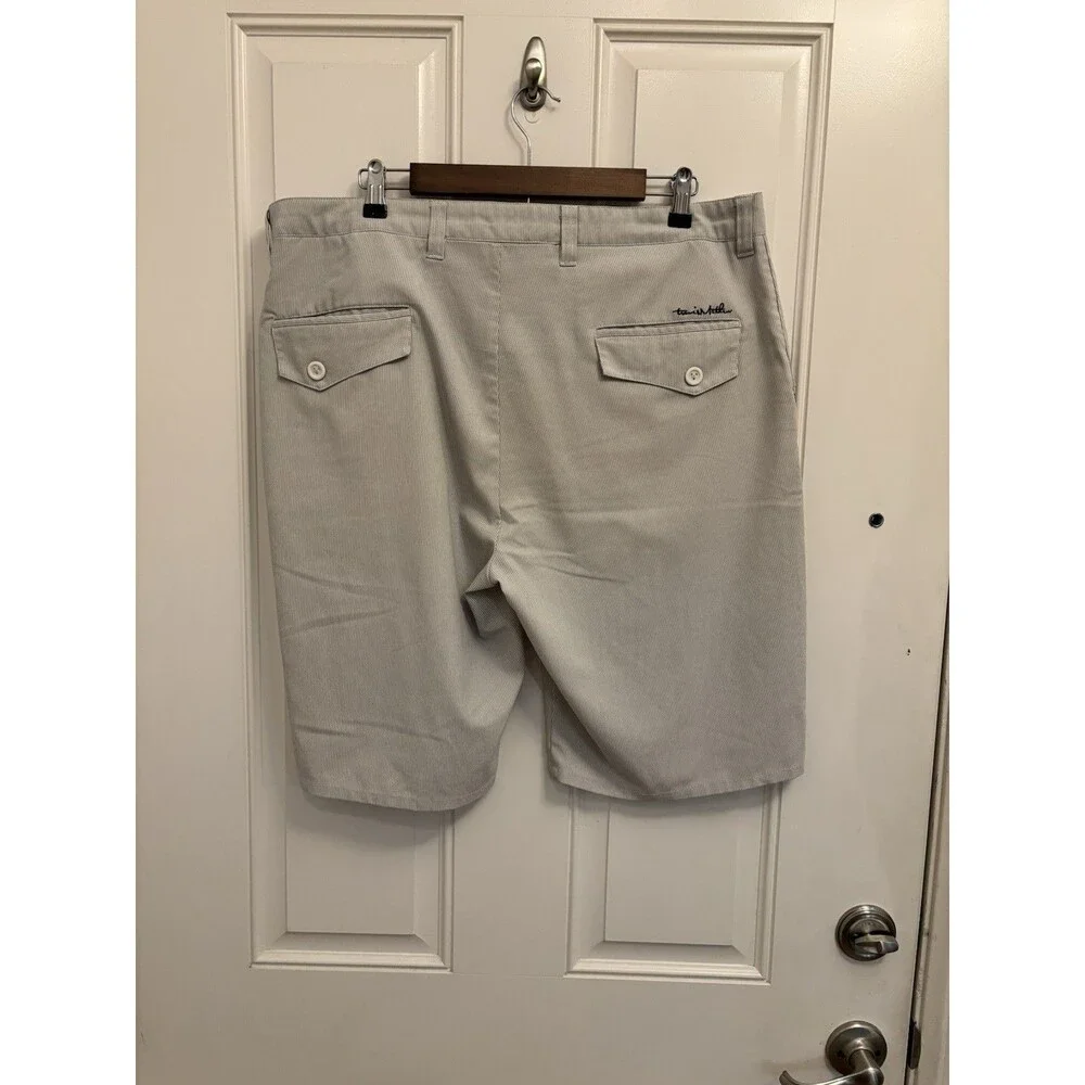 Travis Mathew Shorts Mens 38 Khaki Starnes Stretch Flat Front Performance Golf